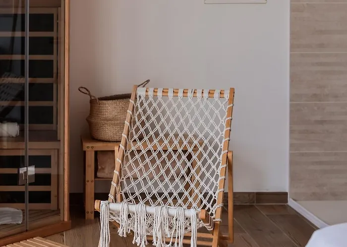 O'manava Et Bien-etre Couette-café Virac